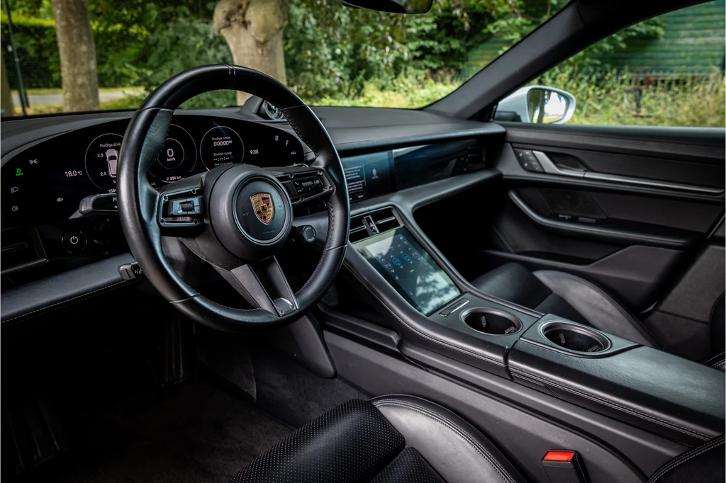 Porsche Taycan – foto 10