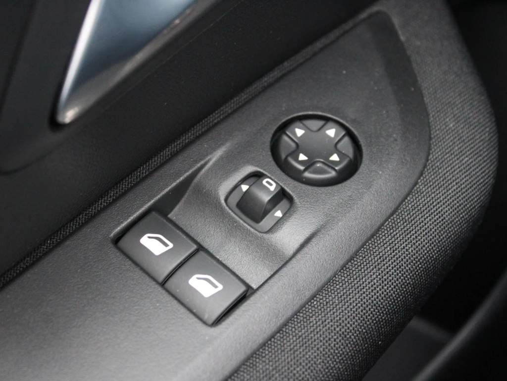 Peugeot 208 – foto 28