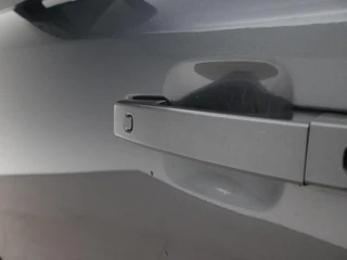 Land Rover Defender – thumbnail 32