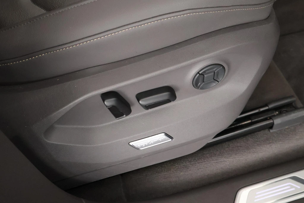 Volkswagen Touareg – foto 14