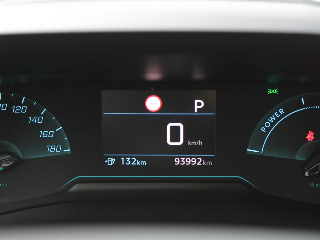 Peugeot e-2008 – foto 15