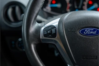 Ford Transit Courier – thumbnail 20