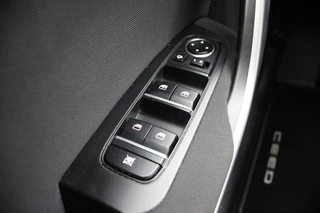 Kia Ceed – thumbnail 30