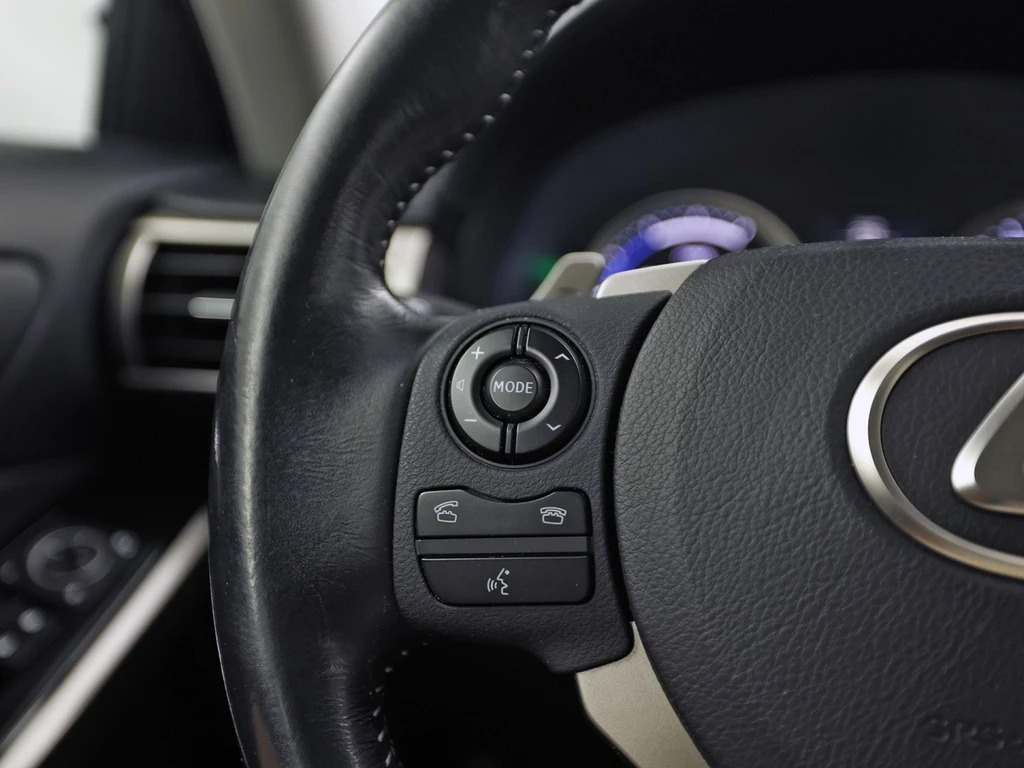 Lexus IS – foto 21