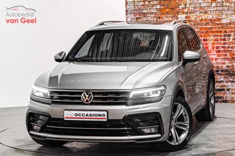 Volkswagen Tiguan 1.5 TSI Comfortline Business | Panoramadak | Adaptive Cruise Control | LED