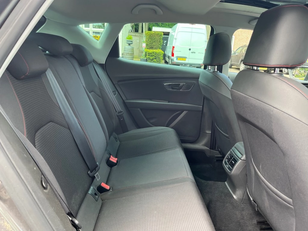 SEAT Leon – foto 16