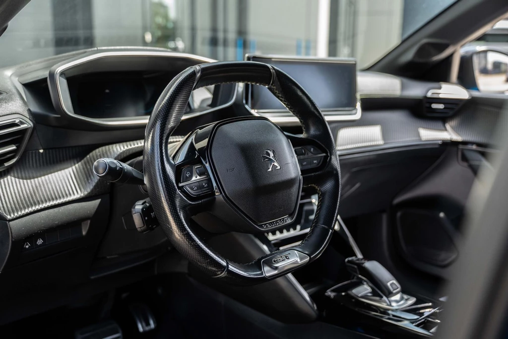 Peugeot 208 – foto 10