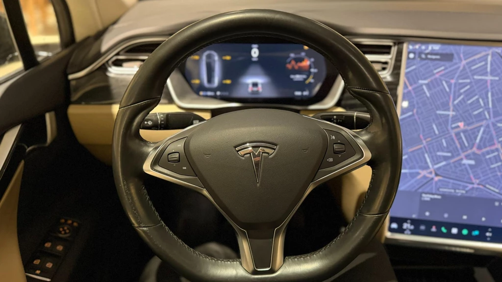Tesla Model X – foto 14