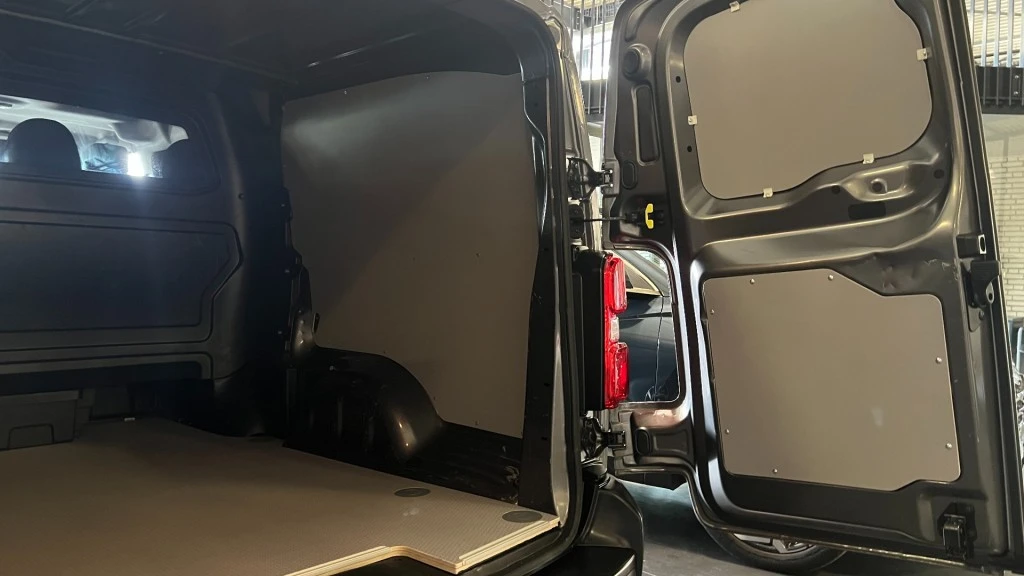 Opel Vivaro – foto 18