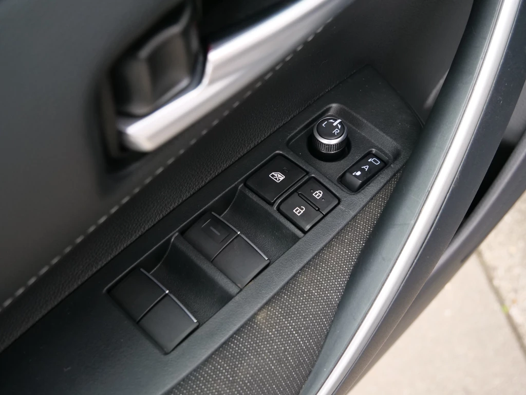 Toyota Corolla Touring Sports – foto 18