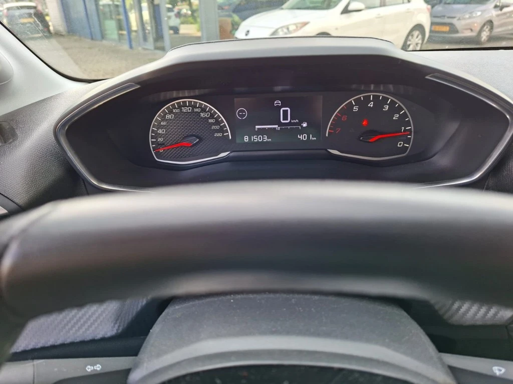 Peugeot 208 – foto 11