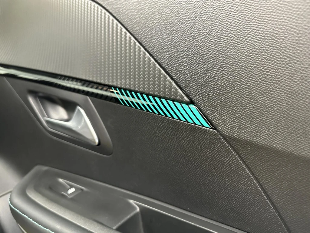 Peugeot e-208 – foto 42