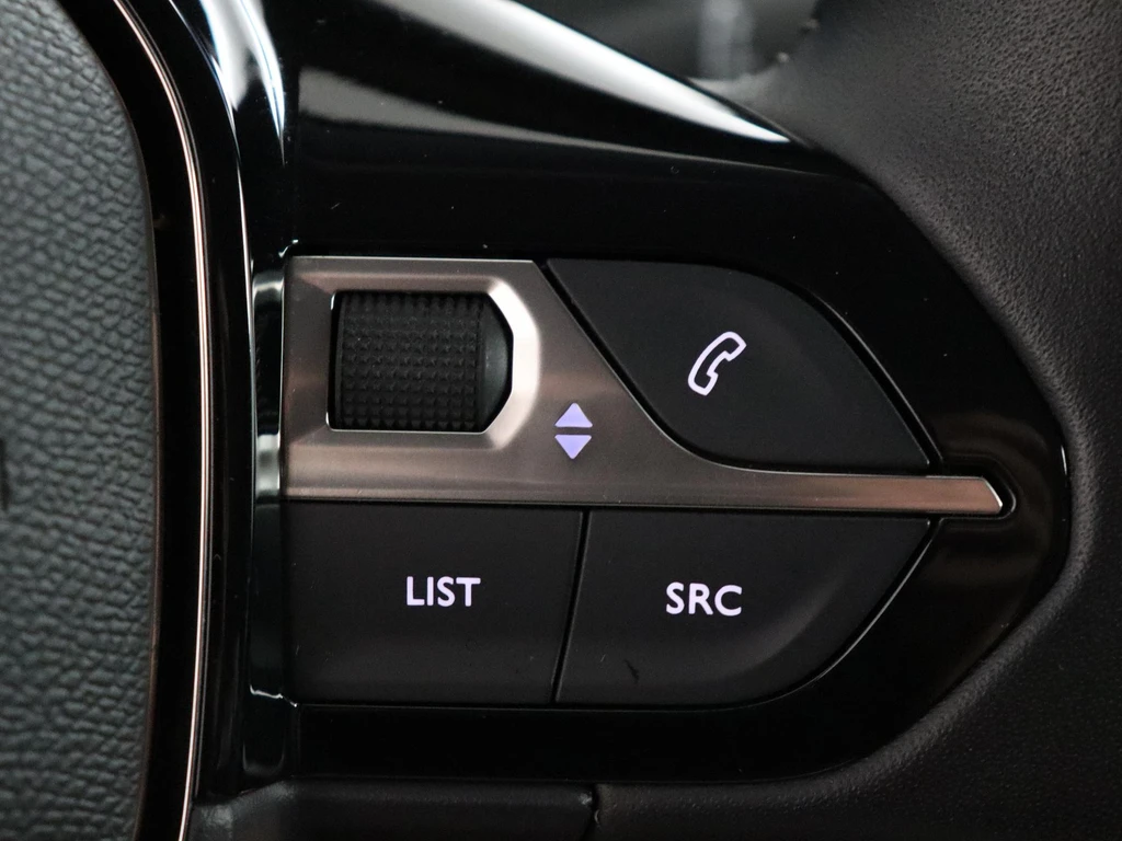 Peugeot e-208 – foto 25