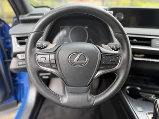 Lexus UX – thumbnail 15