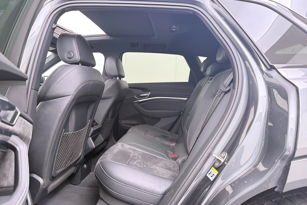 Audi e-tron – foto 12