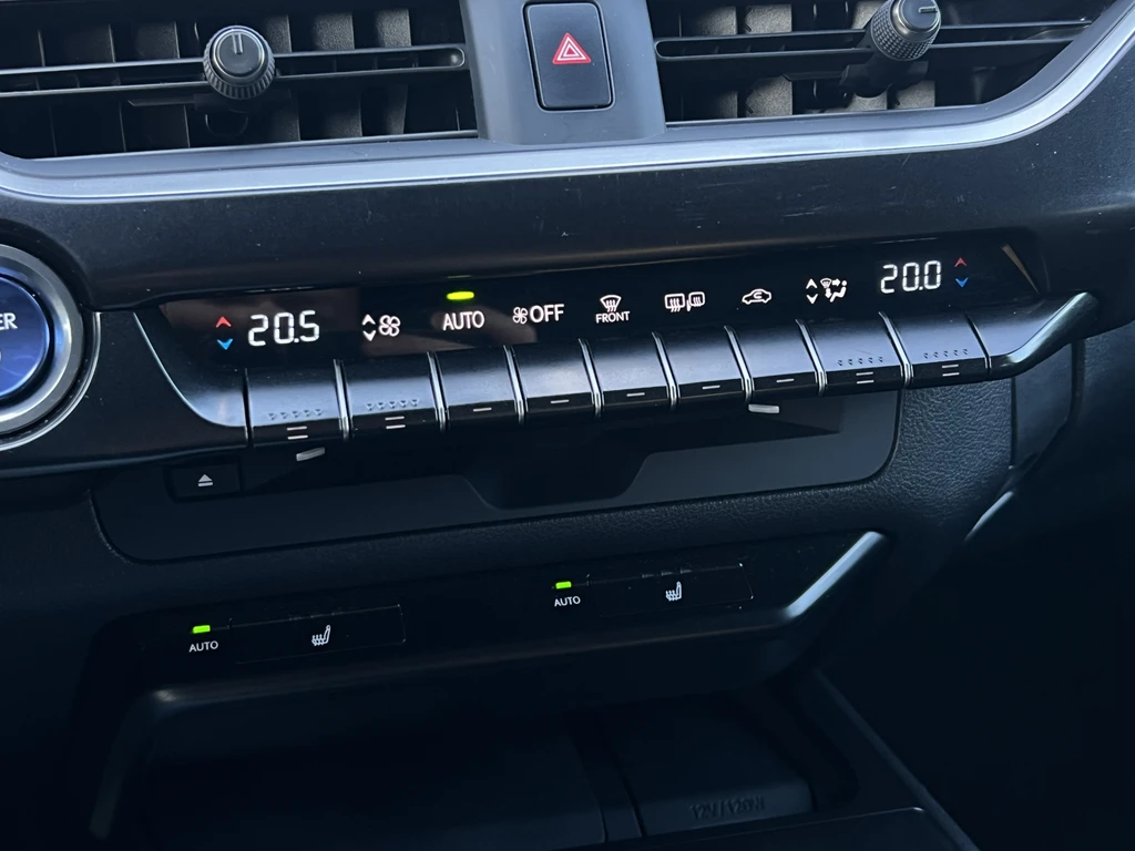 Lexus UX – foto 24