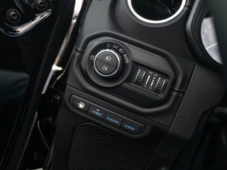 Jeep Wrangler – thumbnail 23