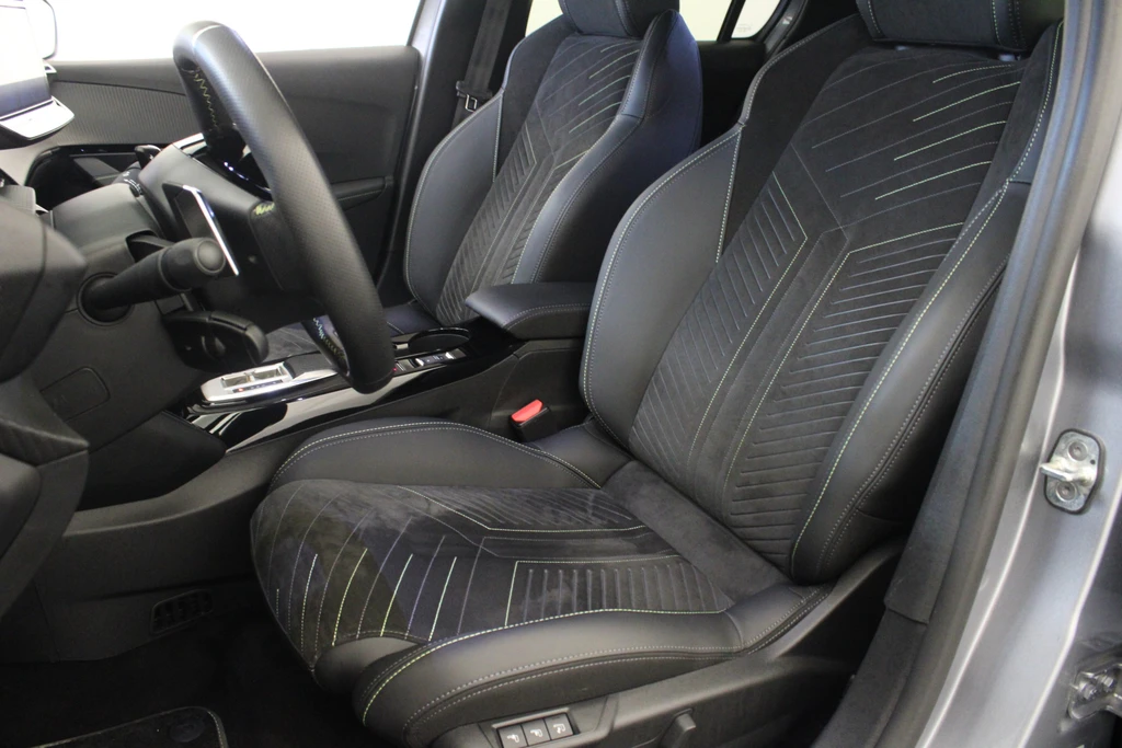 Peugeot 208 – foto 11