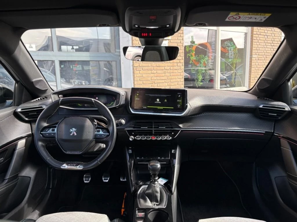 Peugeot 208 – foto 18