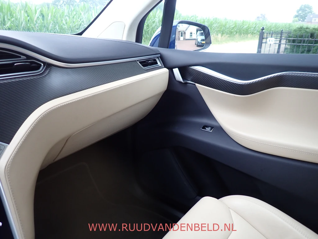 Tesla Model X – foto 31