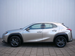 Lexus UX – thumbnail 2