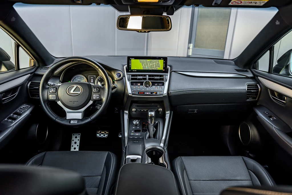 Lexus NX – foto 13