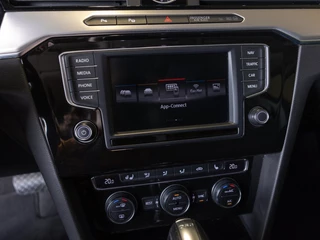 Volkswagen Passat – thumbnail 32