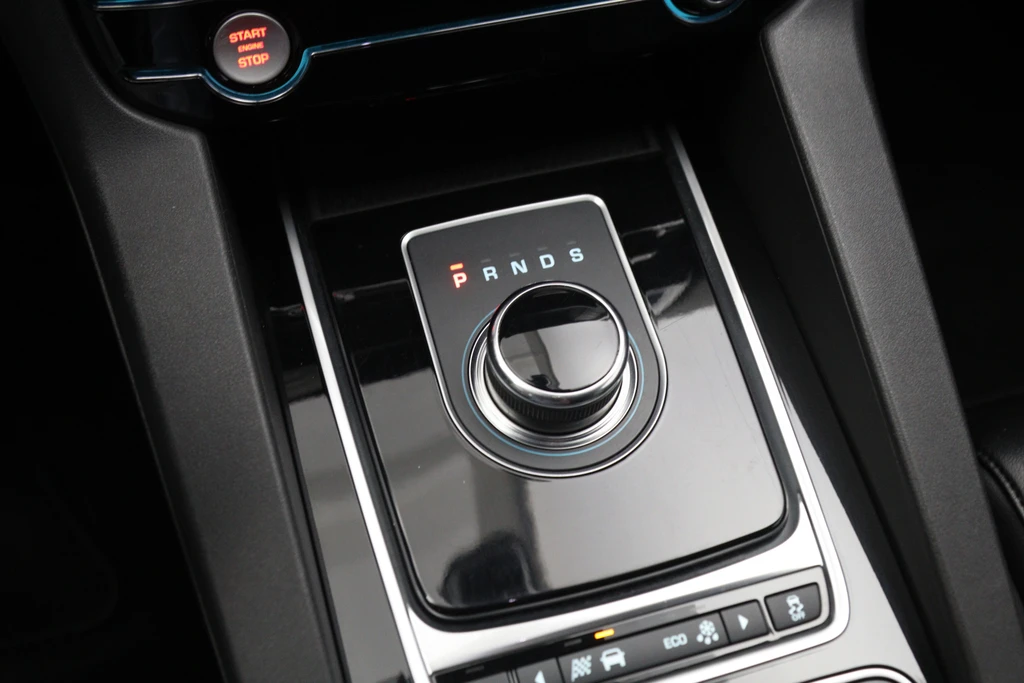 Jaguar F-PACE – foto 16