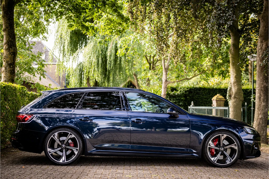 Audi RS4 – foto 9