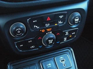Jeep Compass – thumbnail 18