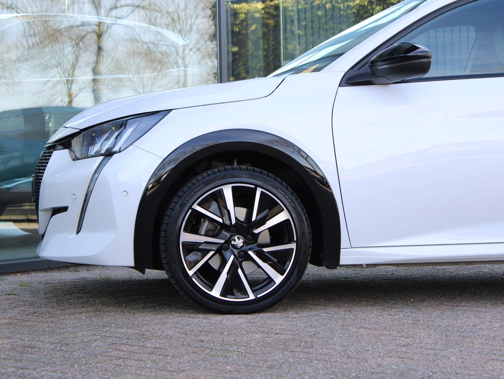 Peugeot 208 – foto 12