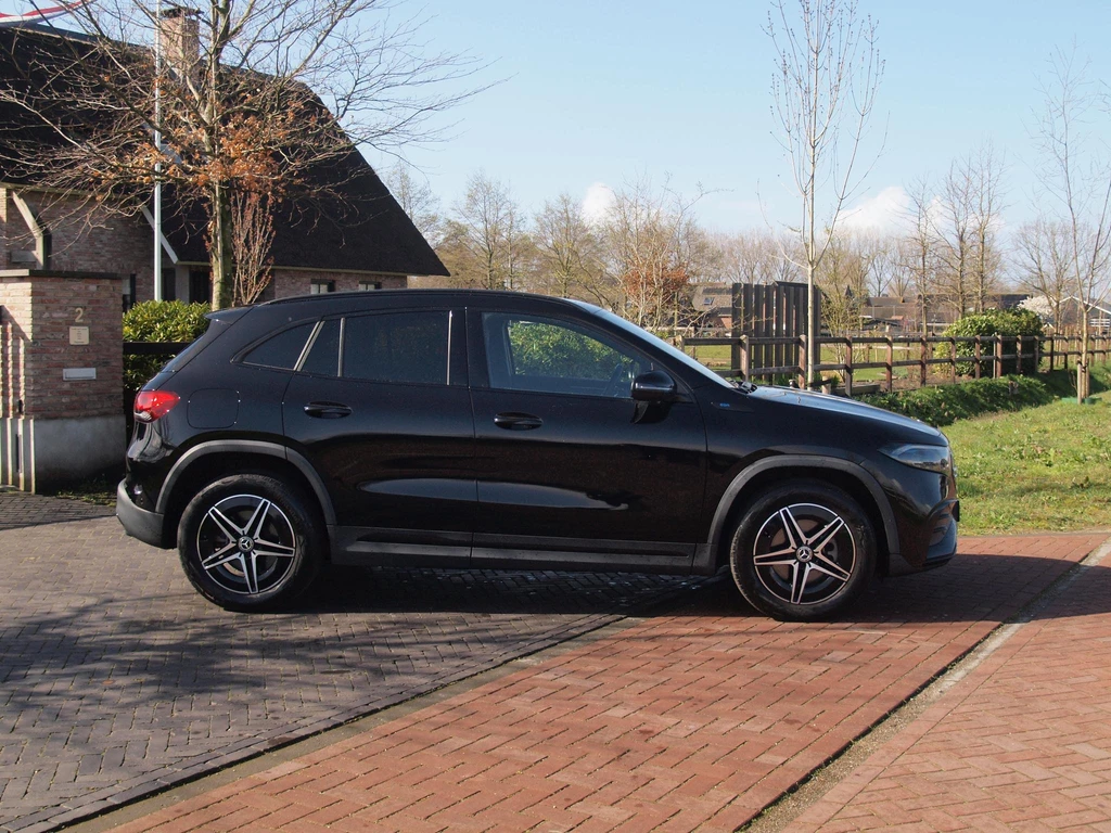 Mercedes-Benz EQA – foto 7