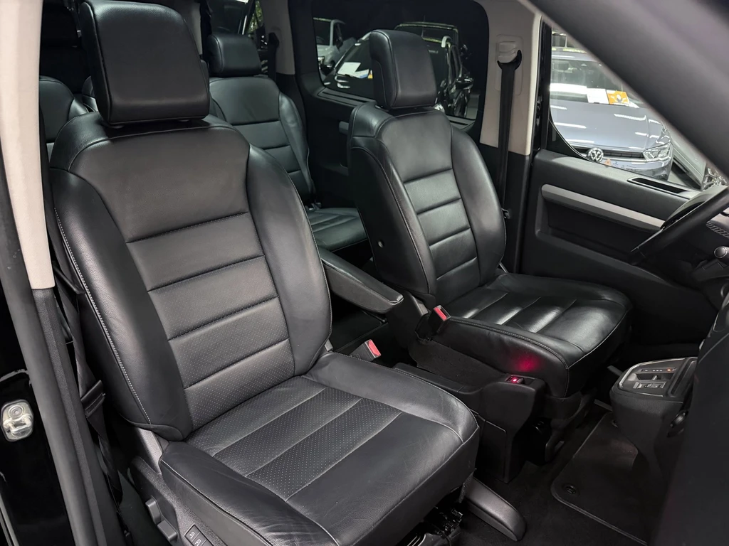 Peugeot e-Traveller – foto 18