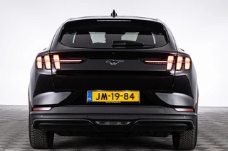 Ford Mustang Mach-E – thumbnail 4