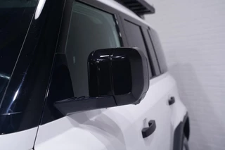 Land Rover Defender – thumbnail 17
