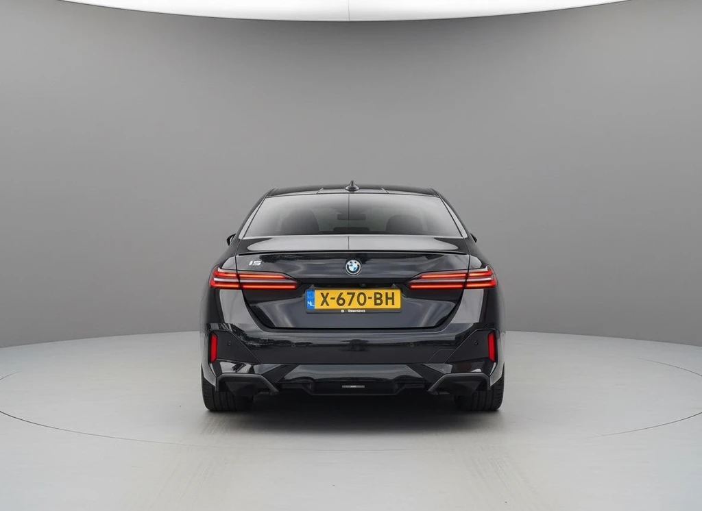 BMW i5 – foto 3