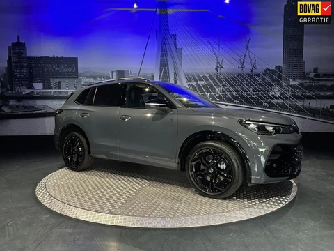 Volkswagen Tayron 1.5 eHybrid R-Line*2026!*BlackStyle*Trekhaak*Pano*HUD*360*