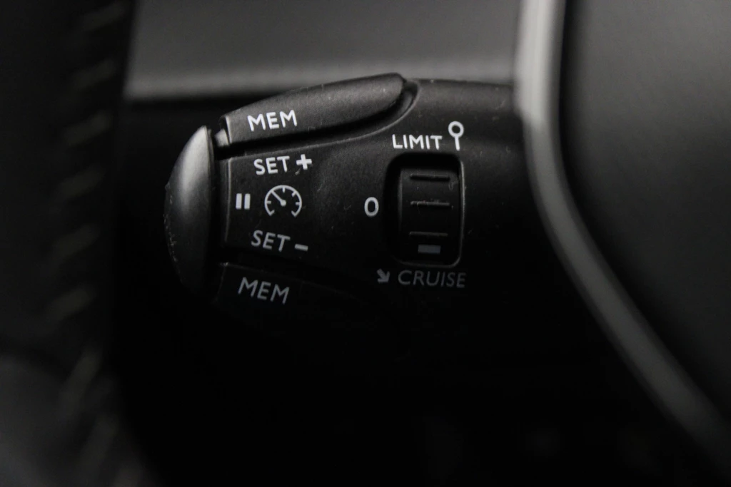 Peugeot 208 – foto 12