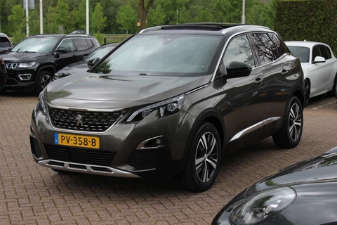 Peugeot 3008 1.6 e-THP GT Line / Trekhaak / Panoramadak / Camera / Navigatie / 18'' / Keyless / DAB / Cruise Control