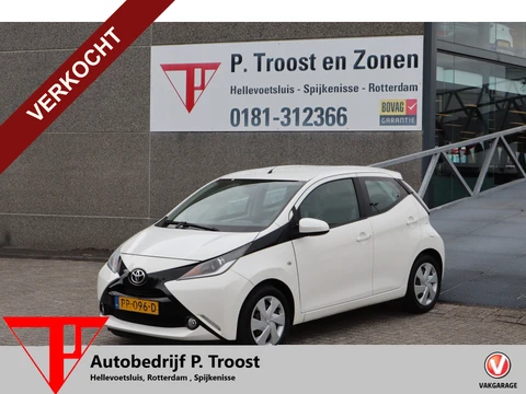 Toyota Aygo 1.0 VVT-i x-play Achteruitrijcamera/App connect/Airco/Orig. NL auto/Begrenzer