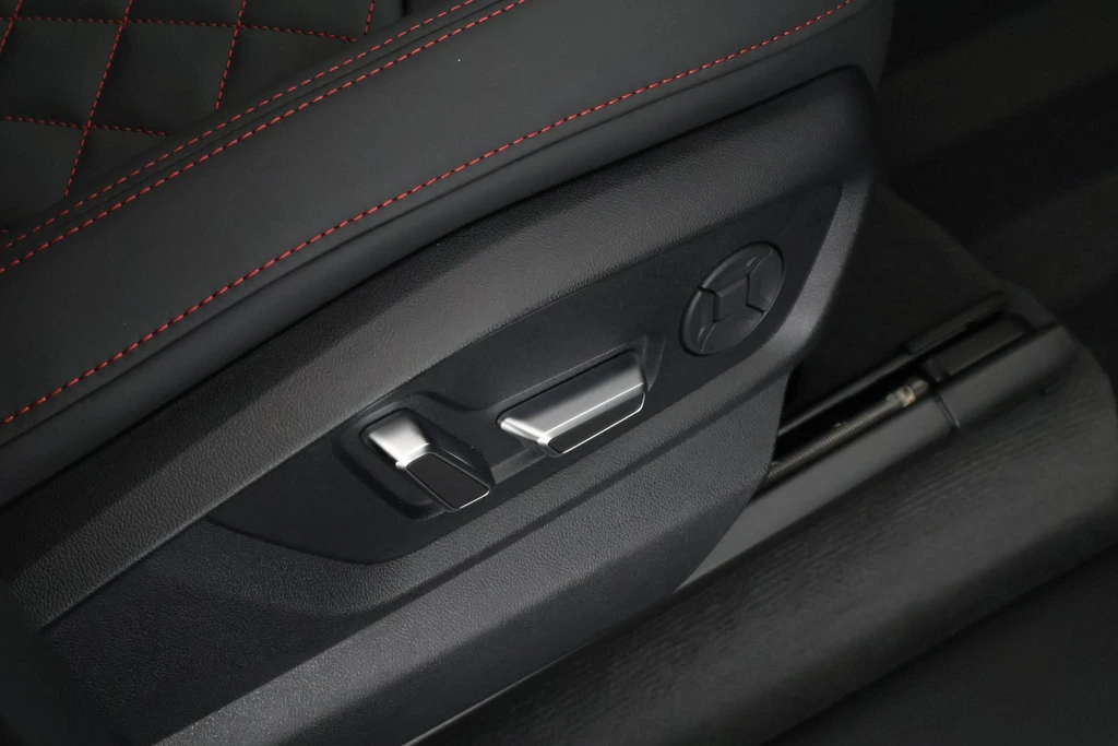 Audi Q8 – foto 12
