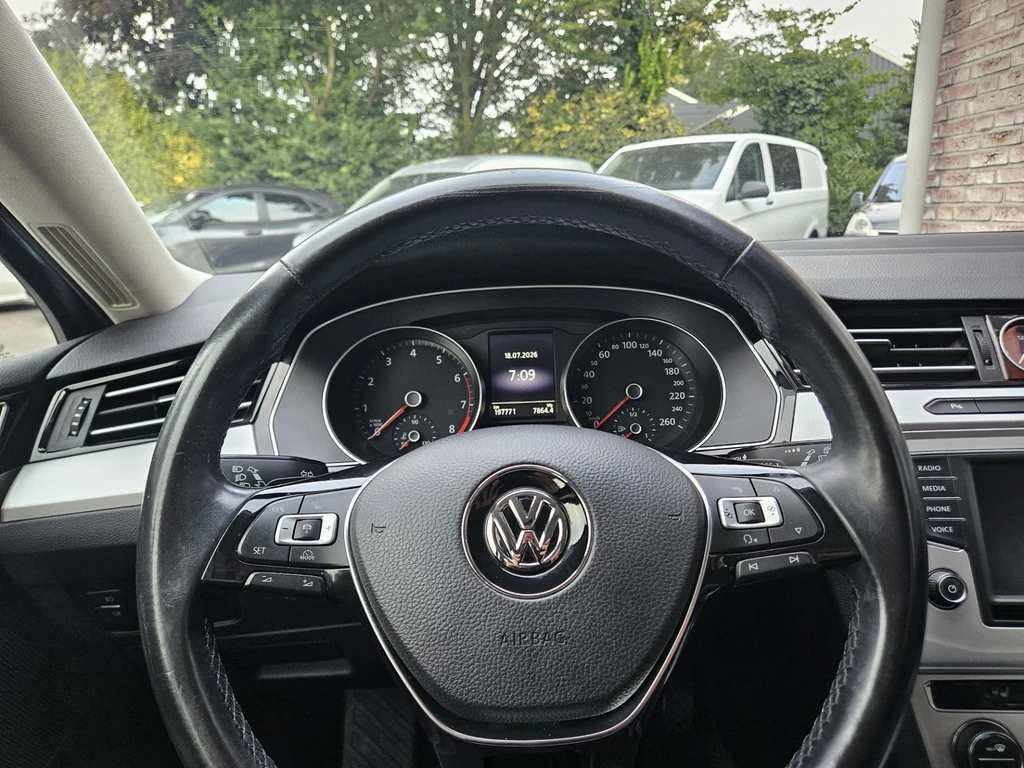 Volkswagen Passat – foto 15