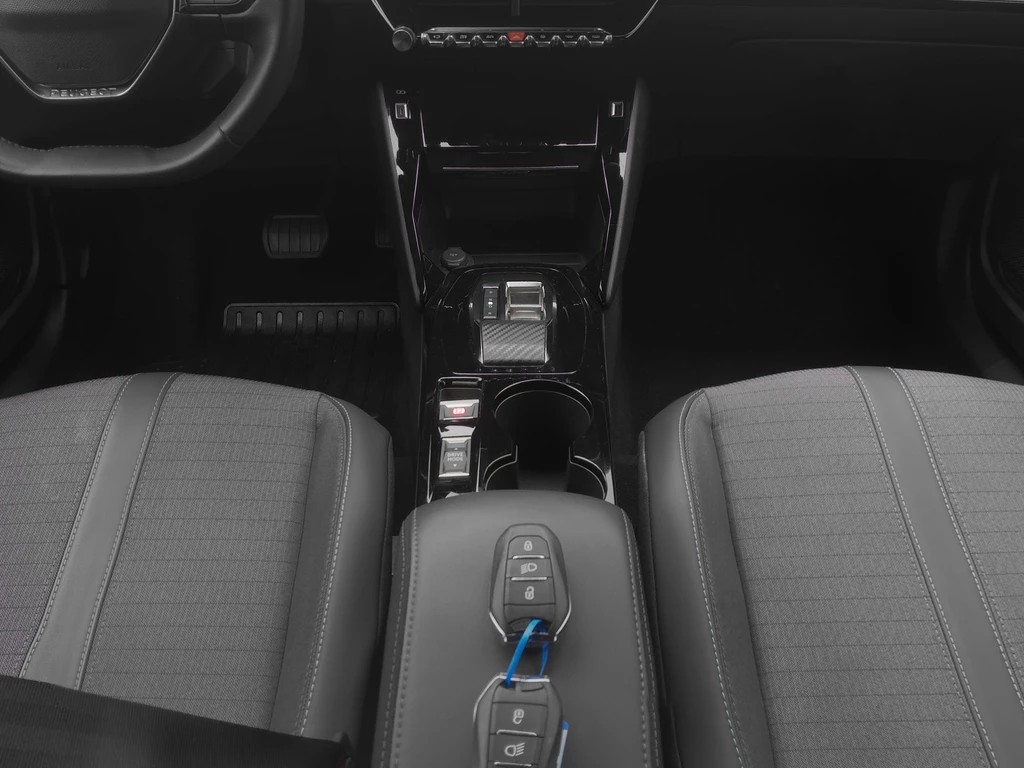 Peugeot e-2008 – foto 28