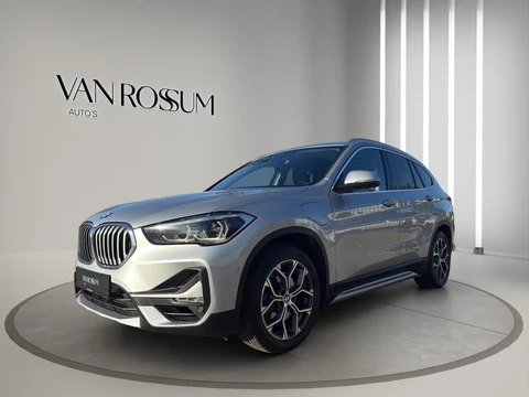 BMW X1 xDrive25e High Executive X-Line Panorama | Leder | Sportstoelen | Led | Park sensors V+A |