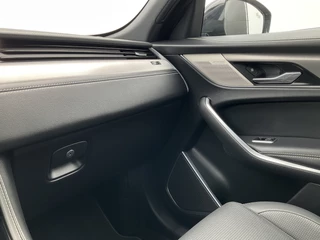 Jaguar F-PACE – thumbnail 40