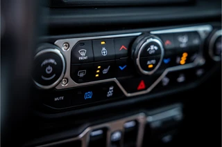 Jeep Wrangler – thumbnail 17