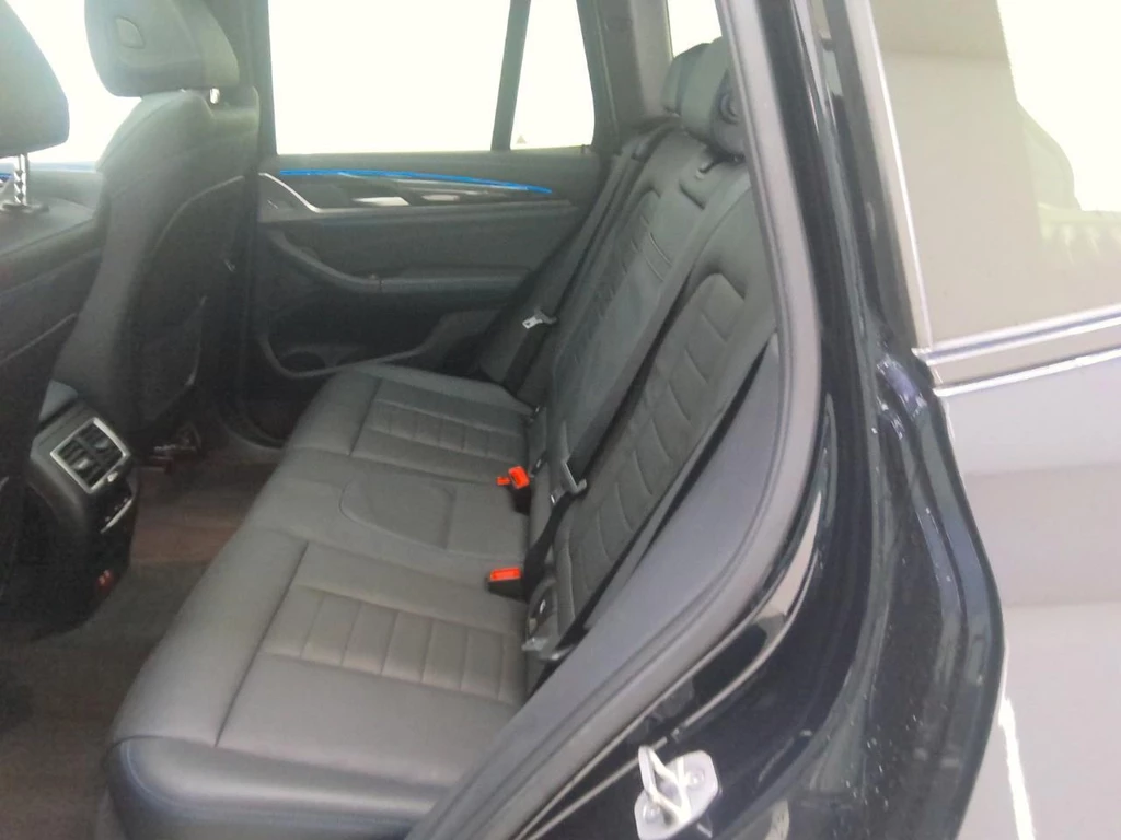 BMW iX3 – foto 8