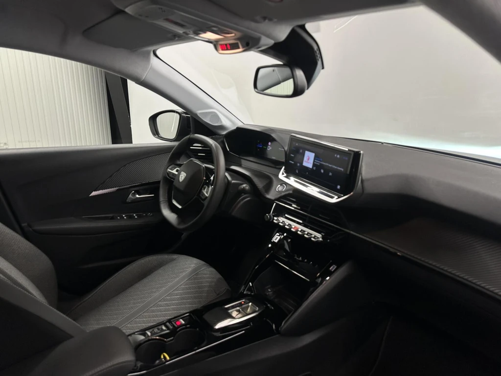 Peugeot e-208 – foto 11