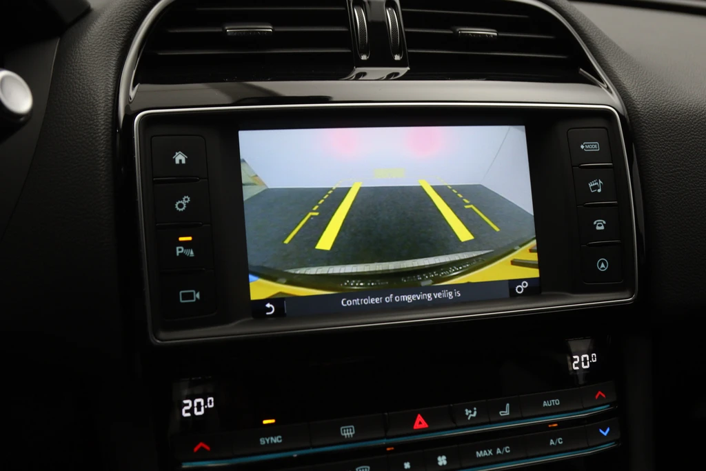 Jaguar F-PACE – foto 12