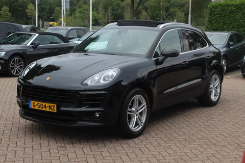 Porsche Macan 2.0 / Trekhaak / Panoramadak / Leder / Parkeerhulp V+A / Stoelverwarming / DAB / Cruise Control